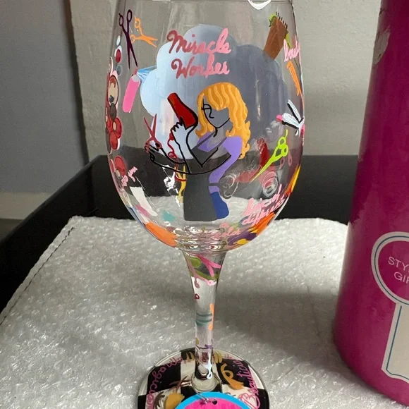 Lolita "Stylist Girl" hand-painted wine glass - Picture 3 of 9